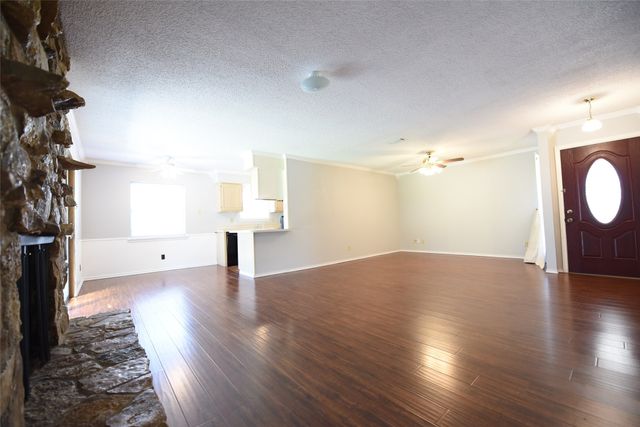 8945 Flicker Lane, Dallas, TX 75238