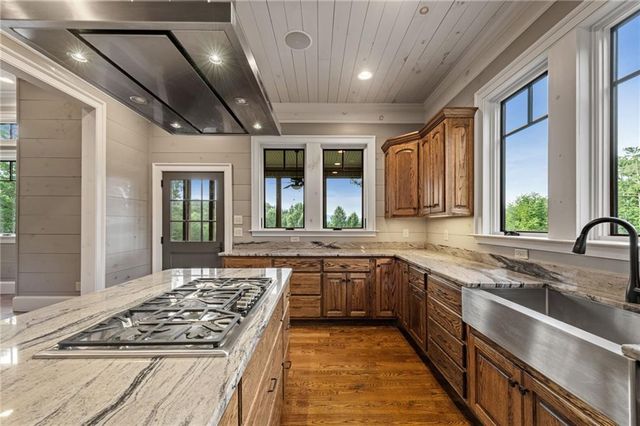 290 Old Anderson Creek Road, Ellijay, GA 30536