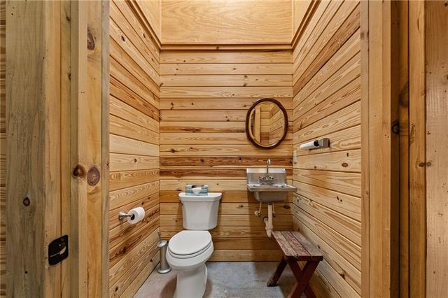 290 Old Anderson Creek Road, Ellijay, GA 30536