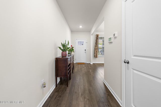 22 Corliss Way, Manahawkin, NJ 08050