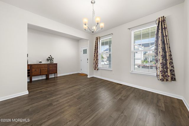 22 Corliss Way, Manahawkin, NJ 08050
