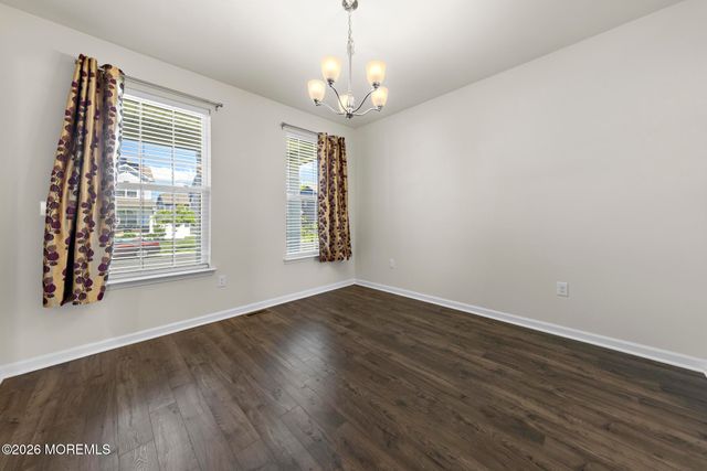 22 Corliss Way, Manahawkin, NJ 08050