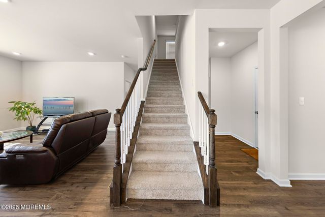 22 Corliss Way, Manahawkin, NJ 08050