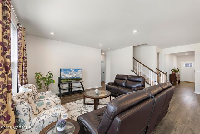 22 Corliss Way, Manahawkin, NJ 08050