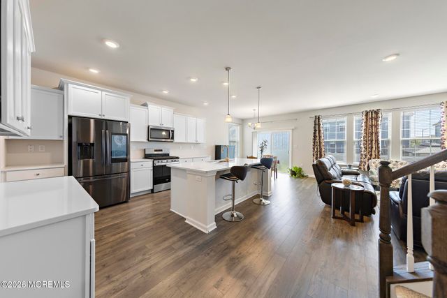 22 Corliss Way, Manahawkin, NJ 08050