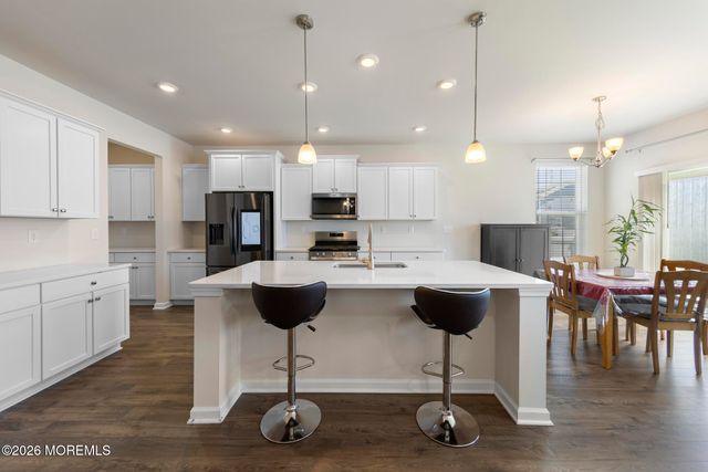 22 Corliss Way, Manahawkin, NJ 08050