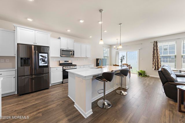22 Corliss Way, Manahawkin, NJ 08050
