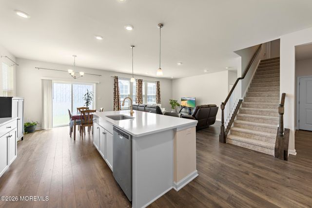 22 Corliss Way, Manahawkin, NJ 08050