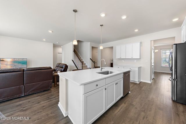 22 Corliss Way, Manahawkin, NJ 08050