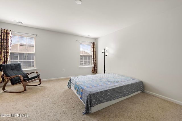 22 Corliss Way, Manahawkin, NJ 08050