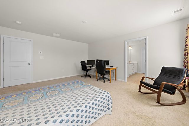 22 Corliss Way, Manahawkin, NJ 08050