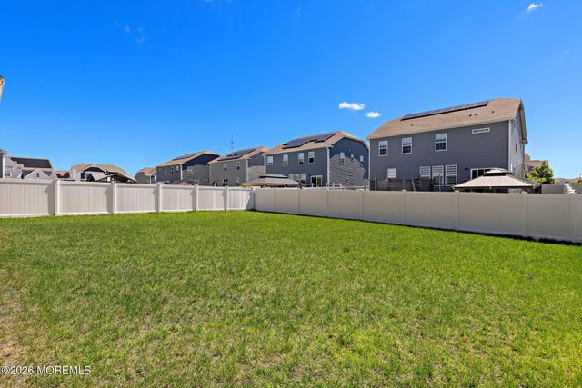 22 Corliss Way, Manahawkin, NJ 08050