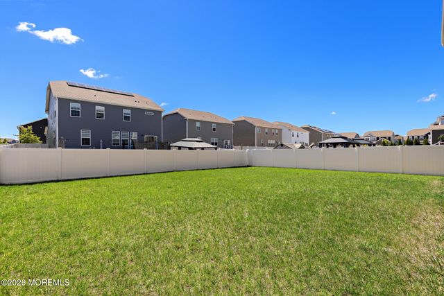 22 Corliss Way, Manahawkin, NJ 08050