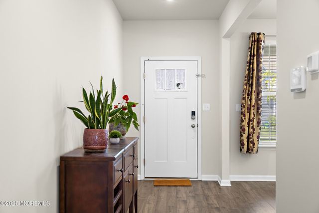 22 Corliss Way, Manahawkin, NJ 08050