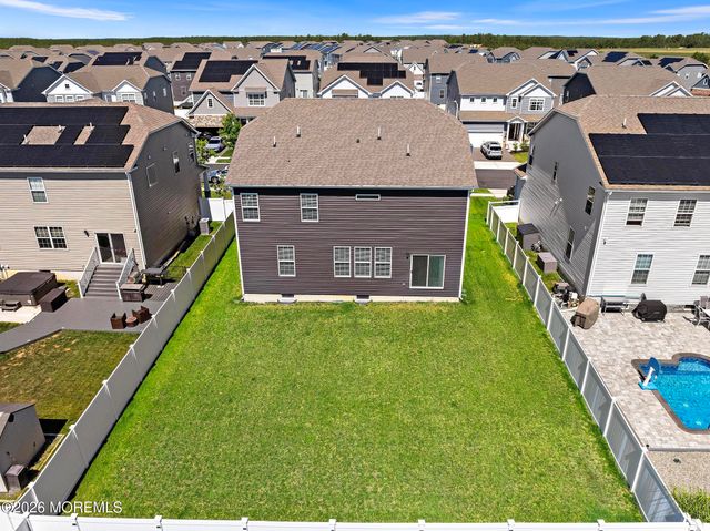 22 Corliss Way, Manahawkin, NJ 08050
