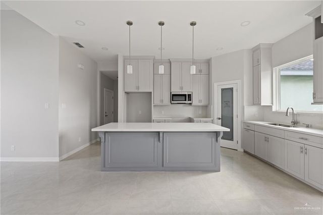 1812 Diplomat Drive, Edinburg, TX 78542