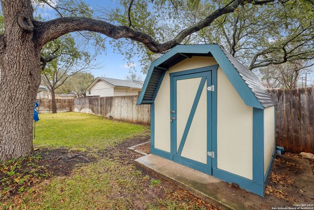 1018 Spent Wing, San Antonio, TX 78213
