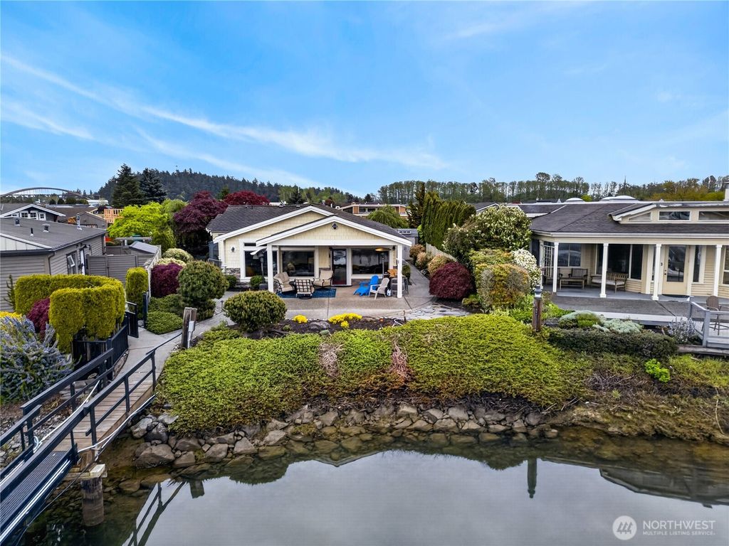 866 Kalispell Drive, La Conner, WA 98257