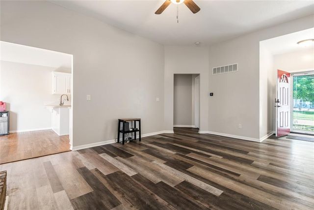 1061 Pumpkin Ridge Street, Gardner, KS 66030