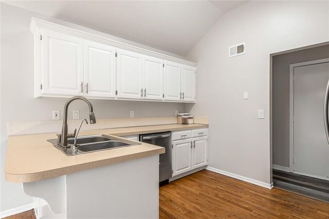 1061 Pumpkin Ridge Street, Gardner, KS 66030