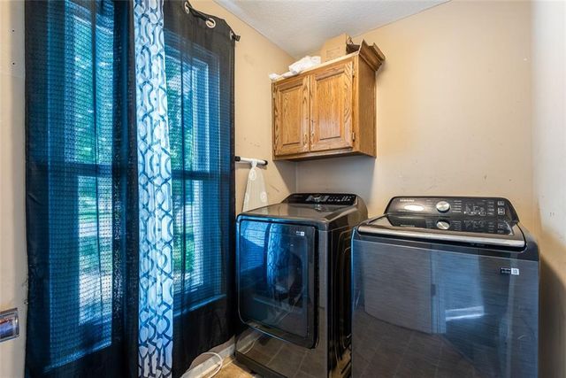 1061 Pumpkin Ridge Street, Gardner, KS 66030