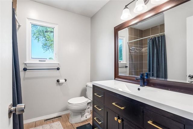 1061 Pumpkin Ridge Street, Gardner, KS 66030