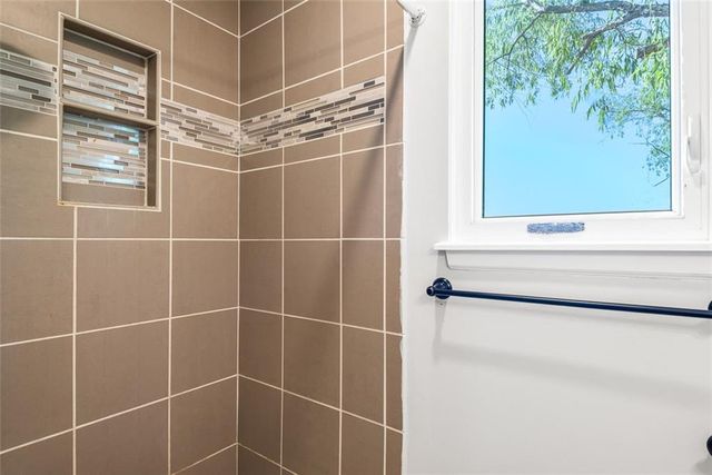 1061 Pumpkin Ridge Street, Gardner, KS 66030