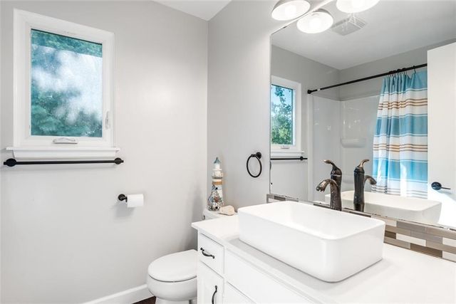 1061 Pumpkin Ridge Street, Gardner, KS 66030