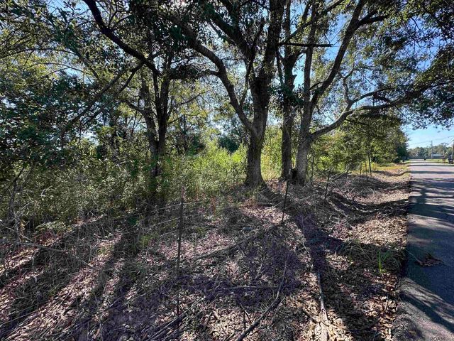 9434 Rod Anderson Rd, St Amant, LA 70774