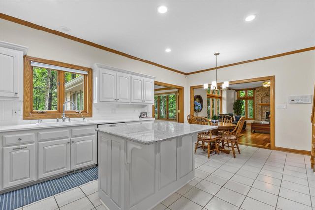 20750 Lincolnshire COURT, Brookfield, WI 53045
