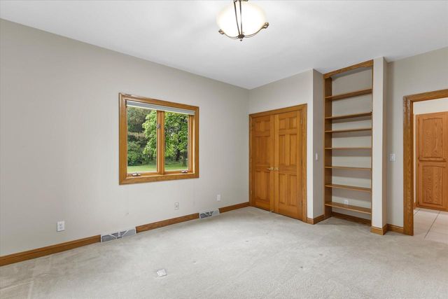 20750 Lincolnshire COURT, Brookfield, WI 53045