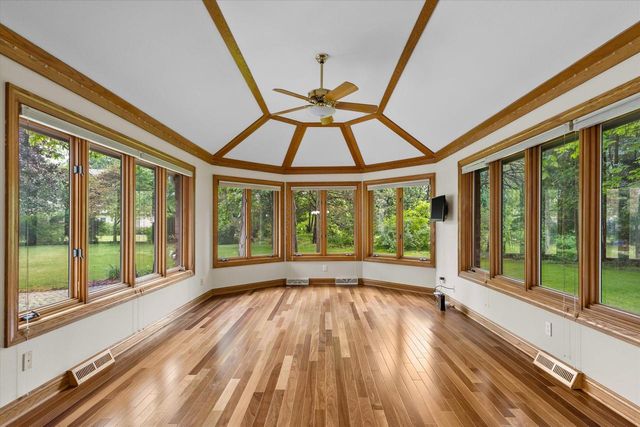 20750 Lincolnshire COURT, Brookfield, WI 53045