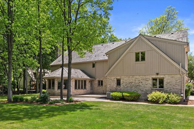20750 Lincolnshire COURT, Brookfield, WI 53045