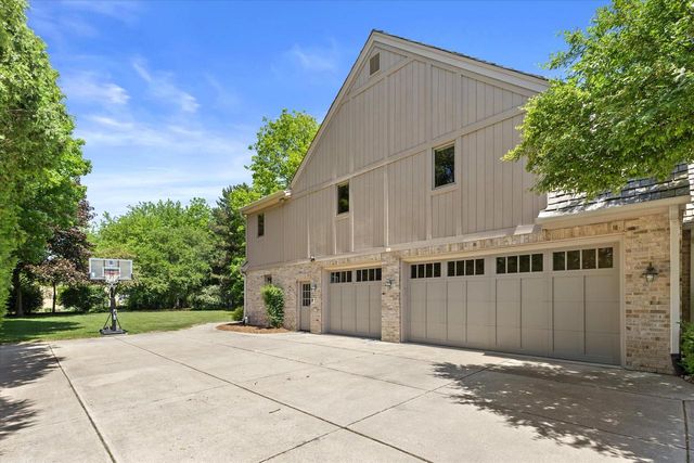 20750 Lincolnshire COURT, Brookfield, WI 53045