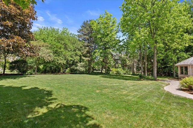 20750 Lincolnshire COURT, Brookfield, WI 53045