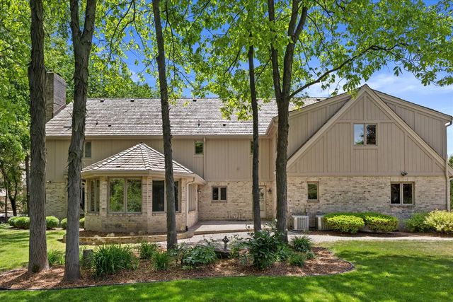 20750 Lincolnshire COURT, Brookfield, WI 53045