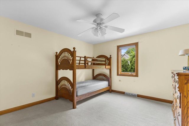 20750 Lincolnshire COURT, Brookfield, WI 53045