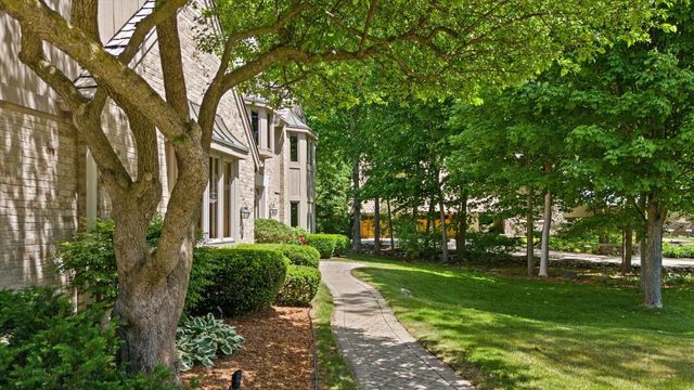 20750 Lincolnshire COURT, Brookfield, WI 53045