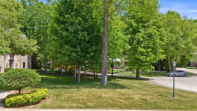 20750 Lincolnshire COURT, Brookfield, WI 53045