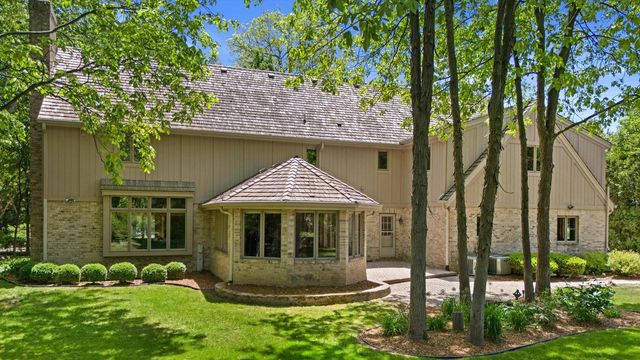 20750 Lincolnshire COURT, Brookfield, WI 53045
