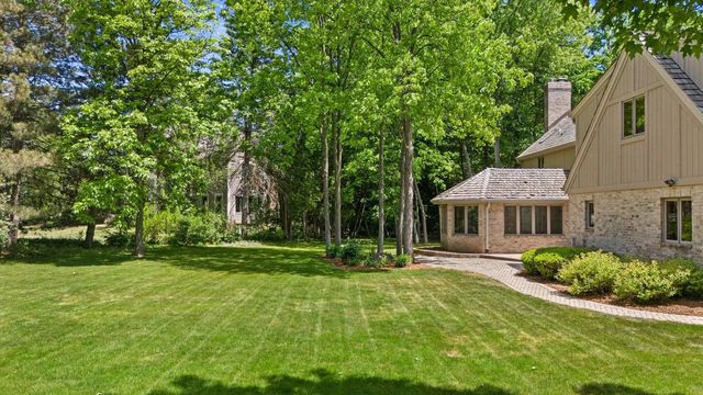 20750 Lincolnshire COURT, Brookfield, WI 53045