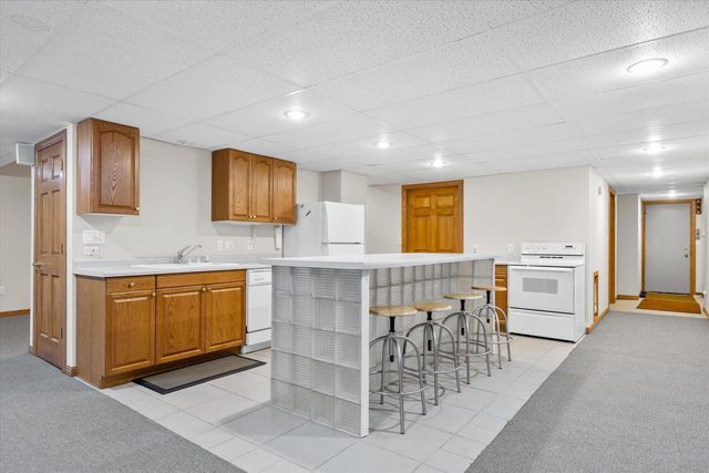 20750 Lincolnshire COURT, Brookfield, WI 53045
