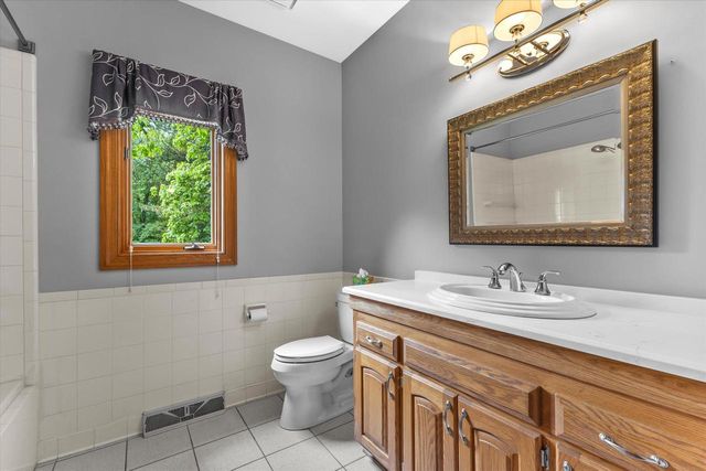 20750 Lincolnshire COURT, Brookfield, WI 53045