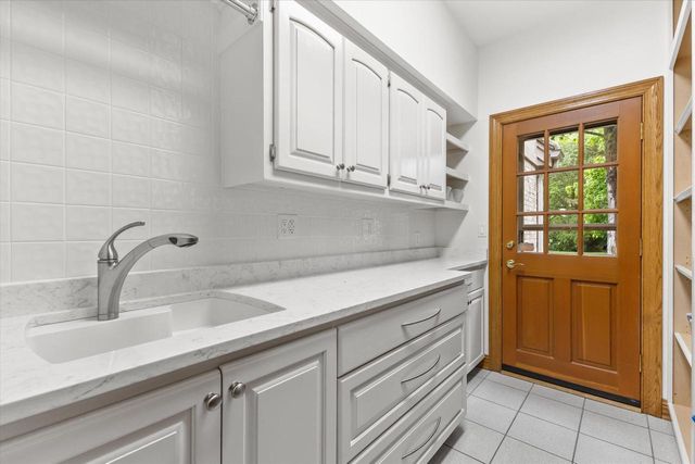 20750 Lincolnshire COURT, Brookfield, WI 53045