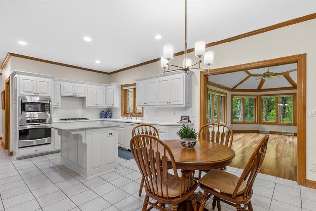 20750 Lincolnshire COURT, Brookfield, WI 53045