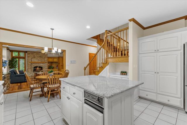 20750 Lincolnshire COURT, Brookfield, WI 53045