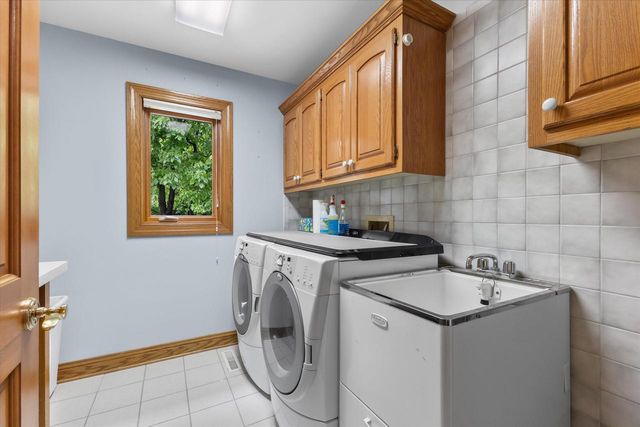 20750 Lincolnshire COURT, Brookfield, WI 53045