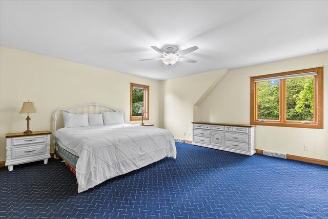 20750 Lincolnshire COURT, Brookfield, WI 53045