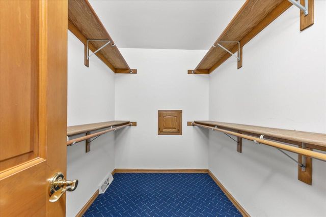 20750 Lincolnshire COURT, Brookfield, WI 53045