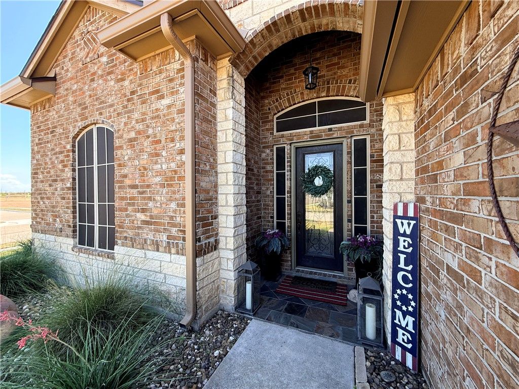 102 Chiman Dr, Portland, TX 78374 — photo 2